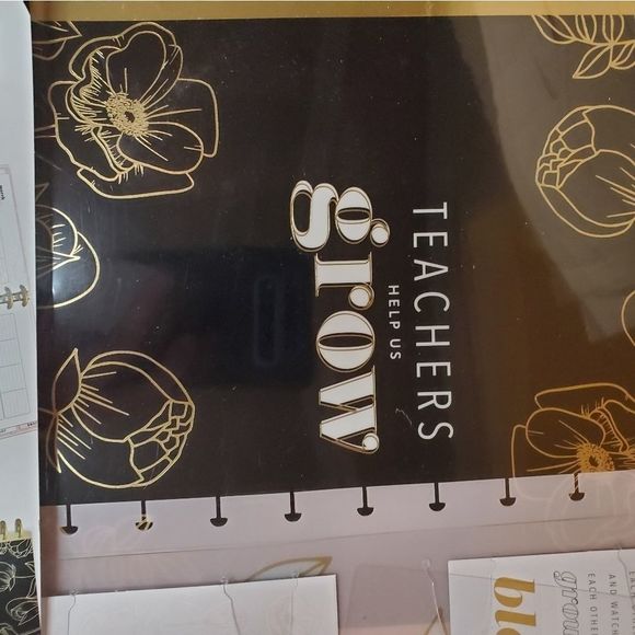 💥💥FREE💥💥Grow Big Teacher Planner Box Kit - 12 Months - Picture 4 of 5